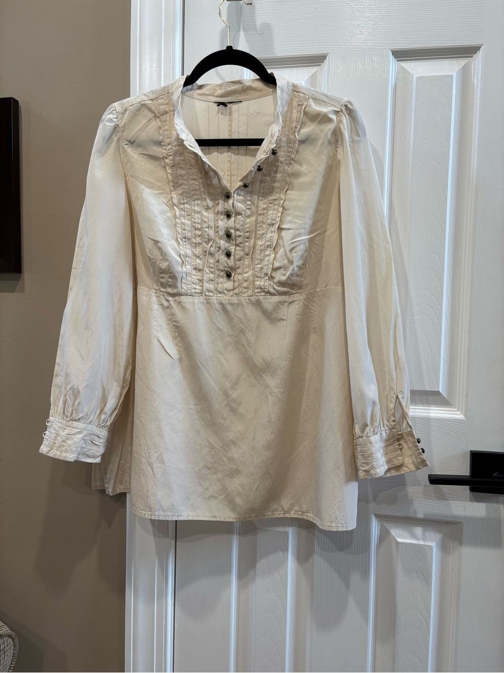 Women's Cream Pintuck V-Neck Button Blouse Sz L